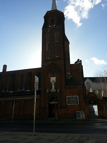 Church of the Holy Name and Our Lady of the Sacred Heart, Bow Common