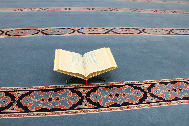 Dagenham Central Mosque (Dagenham Central Masjid)