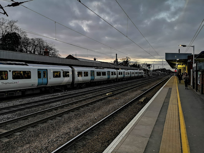 Hitchin Train Station
