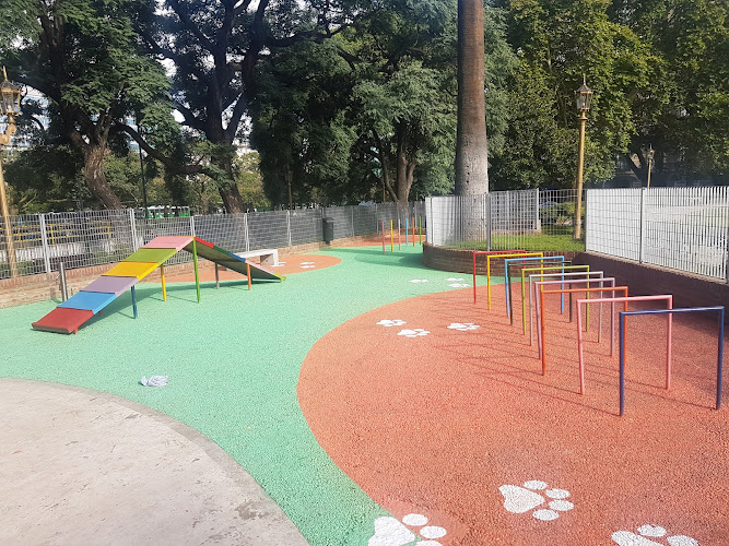 Dog kennel - Plaza Libertad (Canil - Plaza Libertad)