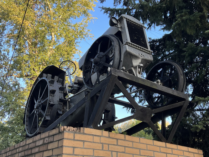 Monument "Glory to the Soldiers-Motorists" (Монумент «Слава воинам-автомобилистам»)