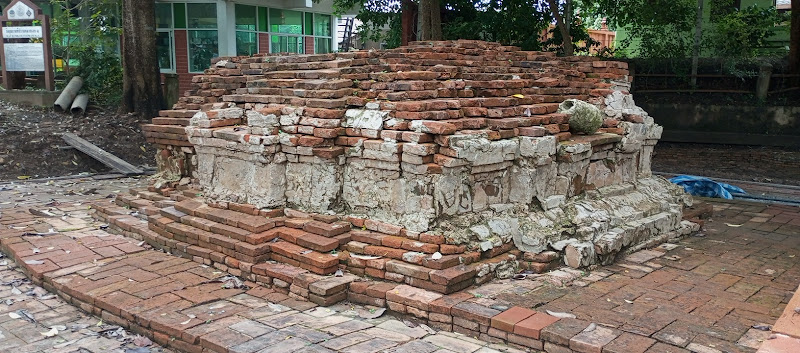 Wat Kumkam Teepram No.1 Abandoned Temple Ruins