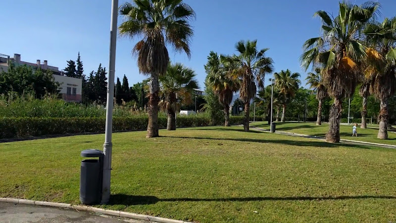 Dog Park Linear Park (Parque Canino Parque Lineal)