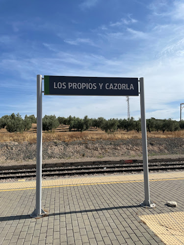 Old and great station of the own and Cazorla (Antigua y gran estación de los propios y Cazorla)