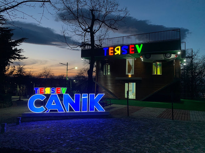 Canik Upside Down House (Canik Ters EV)