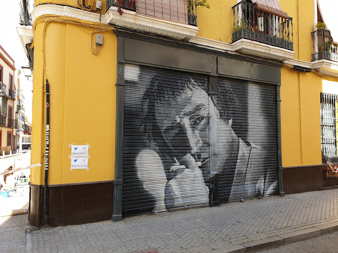 Mural in homage to singer-songwriter Silvio Fernández by Rochihiro & Bisho (Mural homenaje al cantautor Silvio Fernández by Rochihiro & Bisho)
