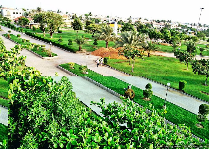 Zamzam Park (Zamzama Park)