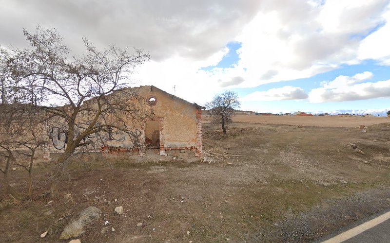 Hernán-Valle Railway Station (Estación de ferrocarril de Hernán-Valle)