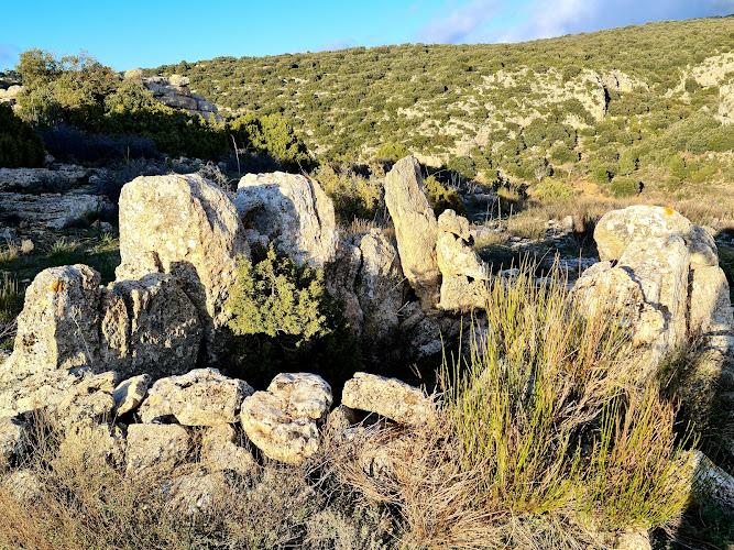 Dolmen of Bajil (Dolmen de Bajil)