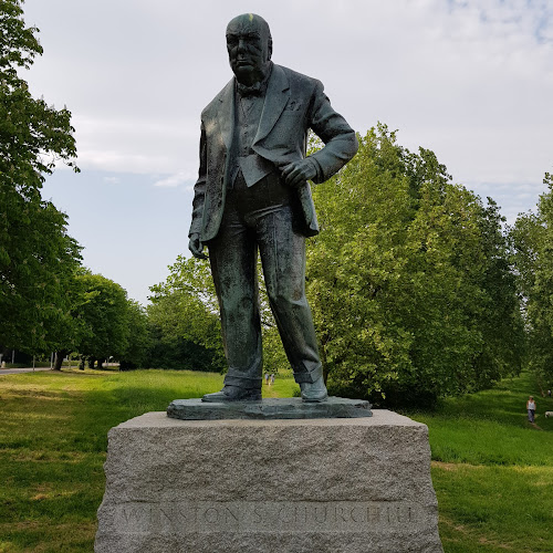 Winston Churchill Statue