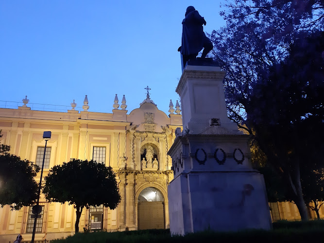 Museum Square (Plaza Del Museo)